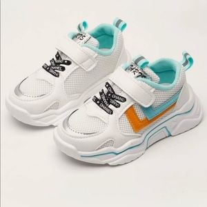 Toddler boy shoes fits 3 to 4 years old